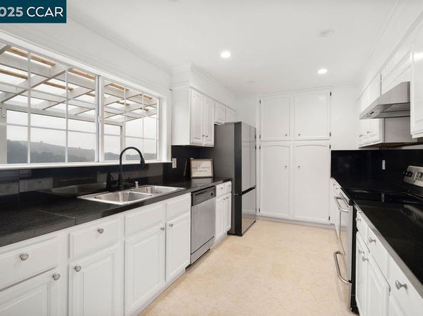 225 Merced Dr, San Bruno CA 94066