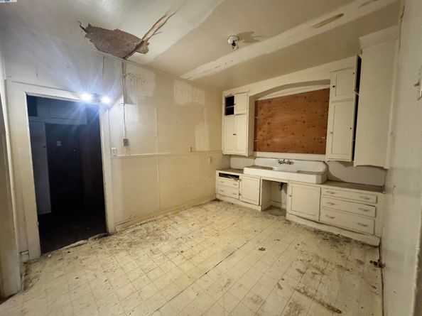 1641 B St, Hayward CA 94541