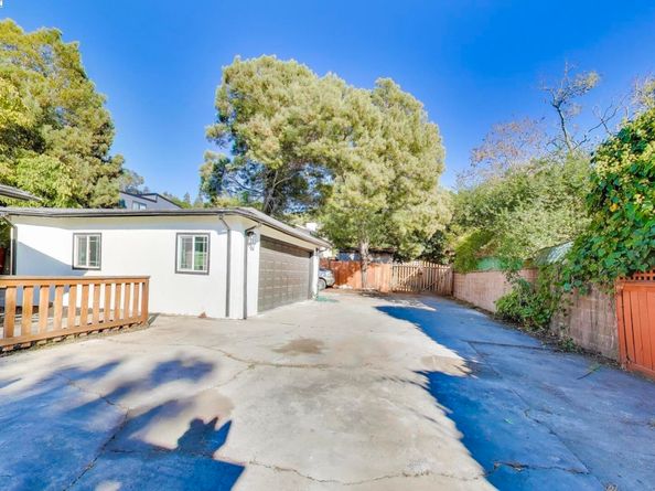 4760 Tompkins Ave, Oakland CA 94619