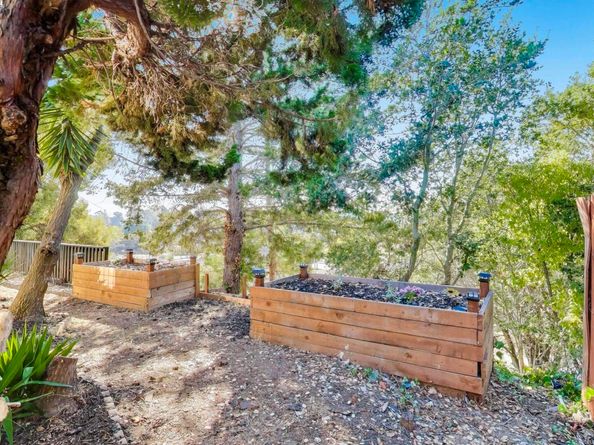 4760 Tompkins Ave, Oakland CA 94619