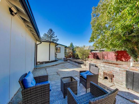 4760 Tompkins Ave, Oakland CA 94619