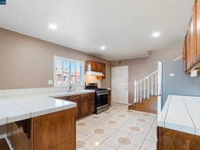 950 Blenheim St, Oakland CA 94603