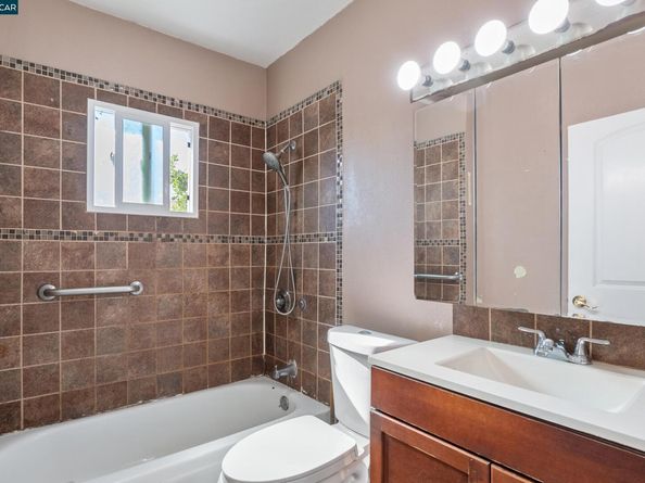 950 Blenheim St, Oakland CA 94603