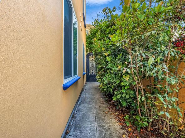 400 Wayne Ave 1, Oakland CA 94606