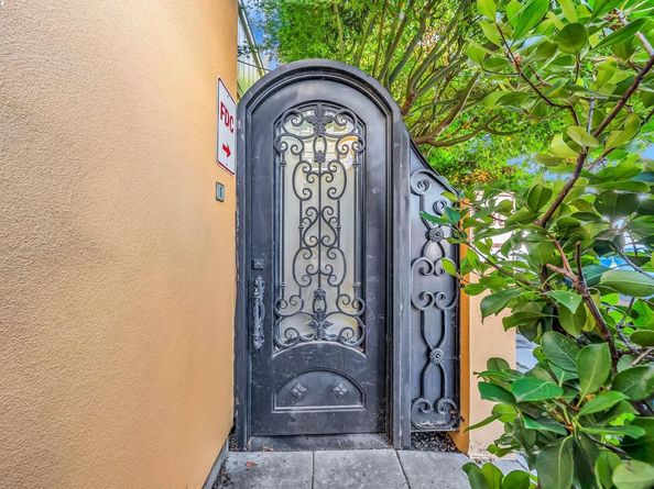 400 Wayne Ave 1, Oakland CA 94606