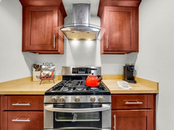 400 Wayne Ave 1, Oakland CA 94606