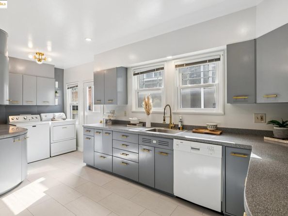 2762 Maxwell Ave, Oakland CA 94619