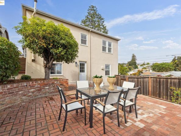 2762 Maxwell Ave, Oakland CA 94619