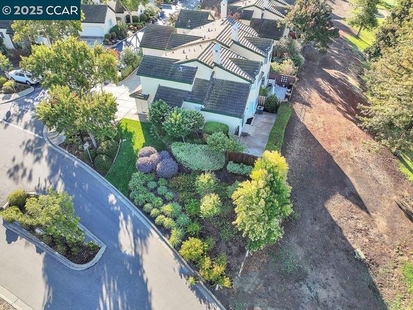 1398 Shell Ln, Clayton CA 94517