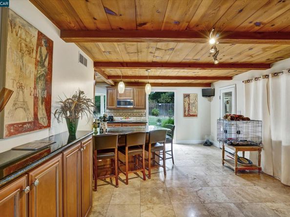 Undisclosed Address #41114650, Orinda CA 94563