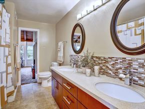 Undisclosed Address #41114650, Orinda CA 94563