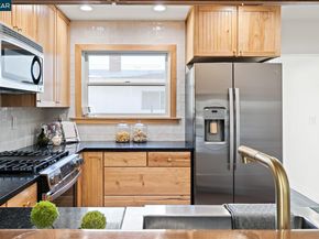 2703 Mathews St, Berkeley CA 94702