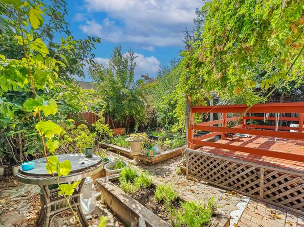 937 Helen Ave, San Leandro CA 94577