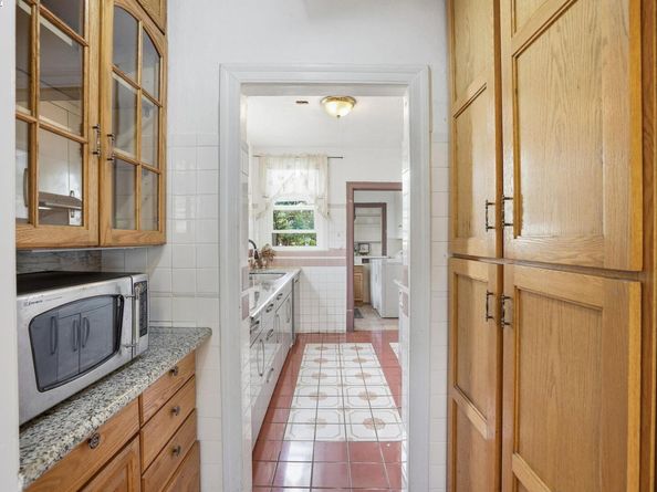 937 Helen Ave, San Leandro CA 94577