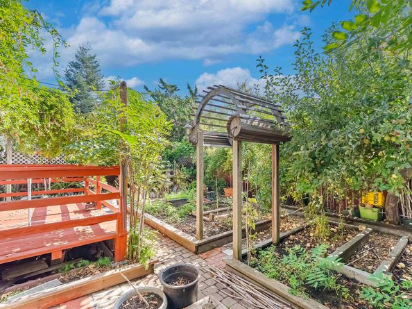 937 Helen Ave, San Leandro CA 94577