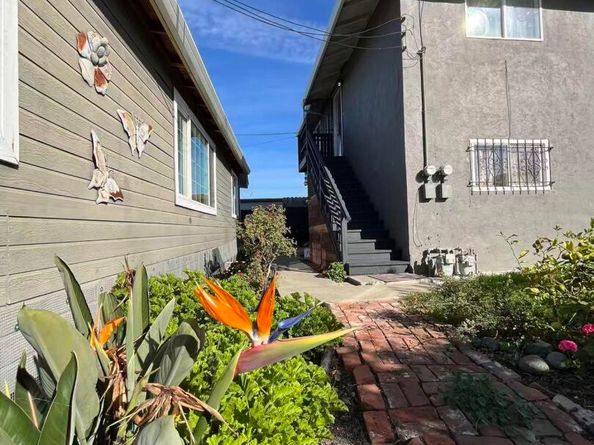 262 Fitzpatrick Rd, Oakland CA 94603
