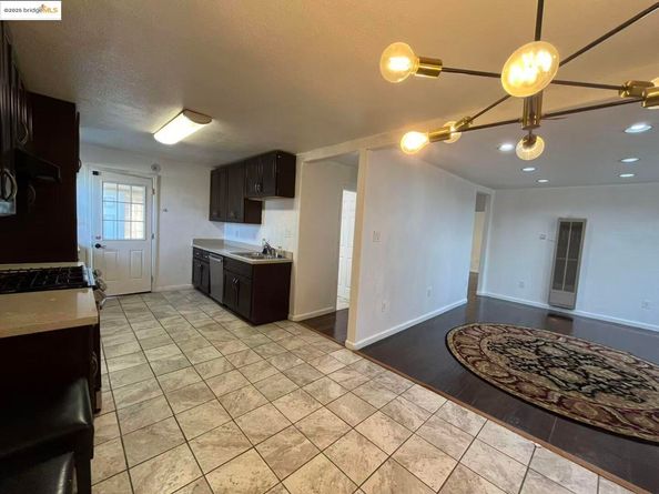 262 Fitzpatrick Rd, Oakland CA 94603