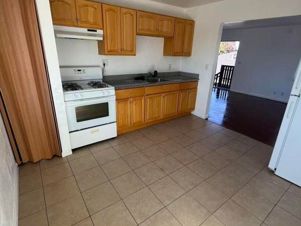 262 Fitzpatrick Rd, Oakland CA 94603