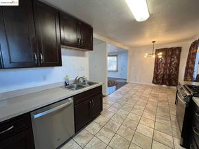 262 Fitzpatrick Rd, Oakland CA 94603