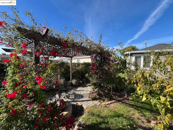 262 Fitzpatrick Rd, Oakland CA 94603