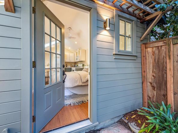 2636 Alcatraz Ave, Berkeley CA 94705