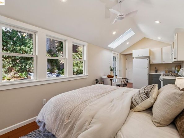 2636 Alcatraz Ave, Berkeley CA 94705