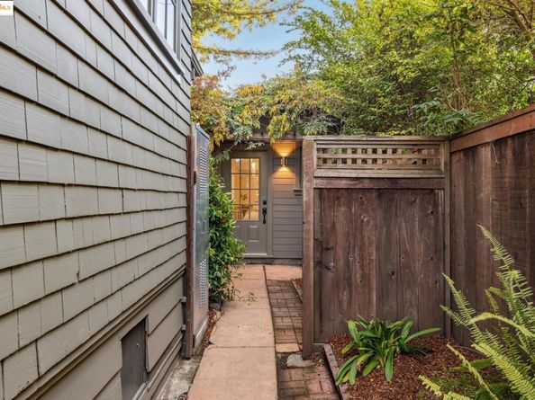 2636 Alcatraz Ave, Berkeley CA 94705