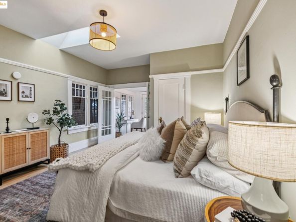 2636 Alcatraz Ave, Berkeley CA 94705