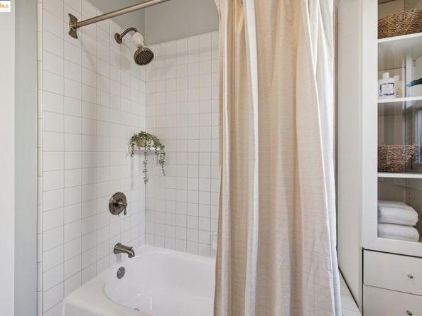 2636 Alcatraz Ave, Berkeley CA 94705