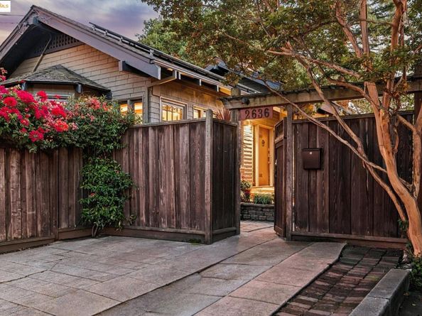 2636 Alcatraz Ave, Berkeley CA 94705