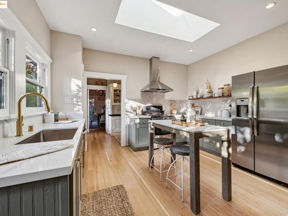 2636 Alcatraz Ave, Berkeley CA 94705