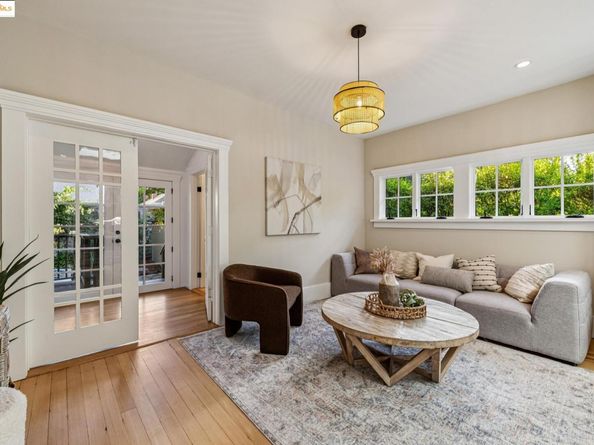 2636 Alcatraz Ave, Berkeley CA 94705