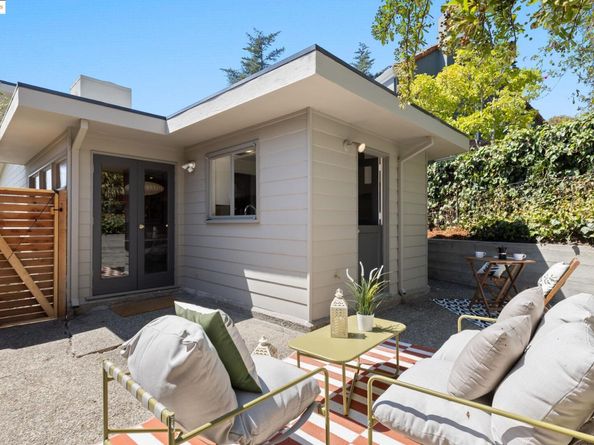 99 Eucalyptus Rd, Berkeley CA 94705