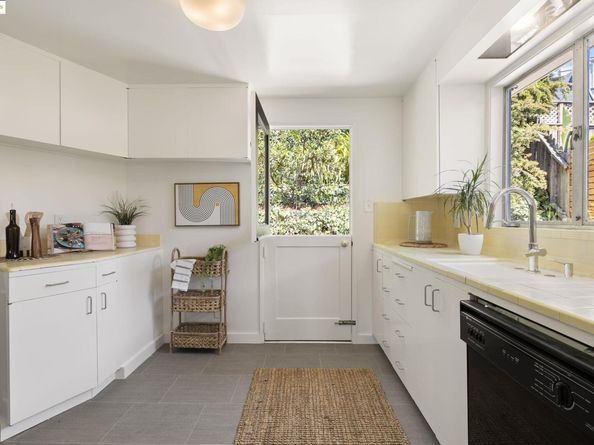 99 Eucalyptus Rd, Berkeley CA 94705
