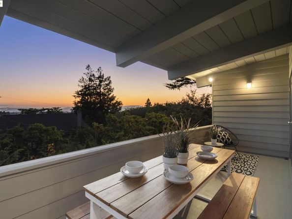 99 Eucalyptus Rd, Berkeley CA 94705