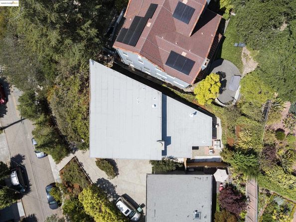 99 Eucalyptus Rd, Berkeley CA 94705