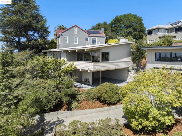99 Eucalyptus Rd, Berkeley CA 94705