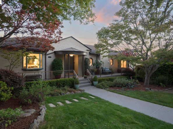 1971 Hoover Ave, Oakland CA 94602