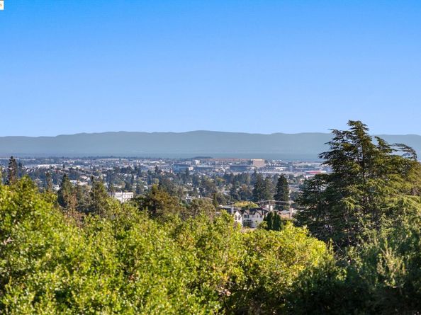 1971 Hoover Ave, Oakland CA 94602
