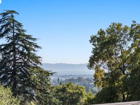 1971 Hoover Ave, Oakland CA 94602