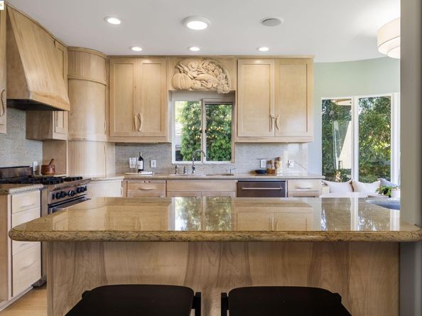 1971 Hoover Ave, Oakland CA 94602