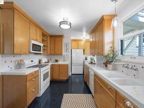 3021 Morcom Ave, Oakland CA 94619
