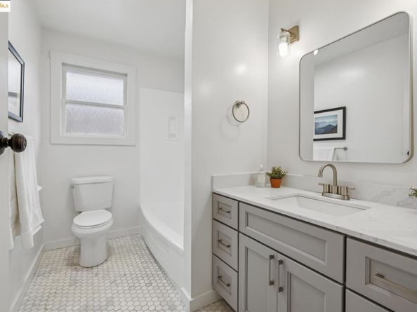 891 57th St, Oakland CA 94608