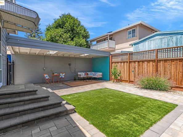 3671 38th Ave, Oakland CA 94619
