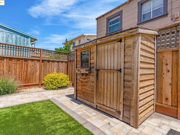 3671 38th Ave, Oakland CA 94619