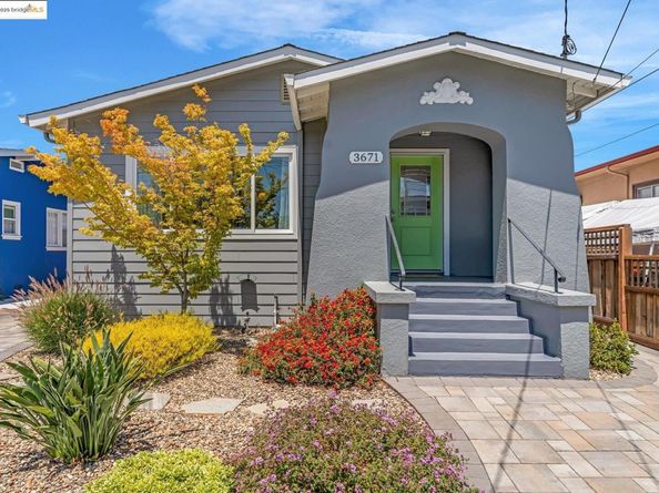 3671 38th Ave, Oakland CA 94619