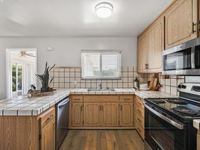 994 Crespi Dr, San Leandro CA 94578