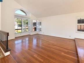 319 Oak Glen Ct, Martinez CA 94553