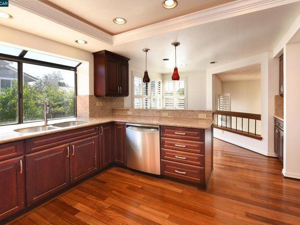 319 Oak Glen Ct, Martinez CA 94553