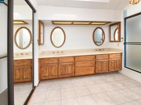 319 Oak Glen Ct, Martinez CA 94553